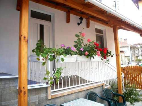 Къща За Гости Боляри Tryavna Ngoại thất bức ảnh