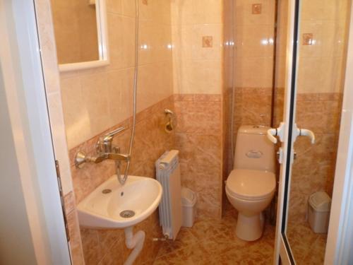 Къща За Гости Боляри Tryavna Ngoại thất bức ảnh